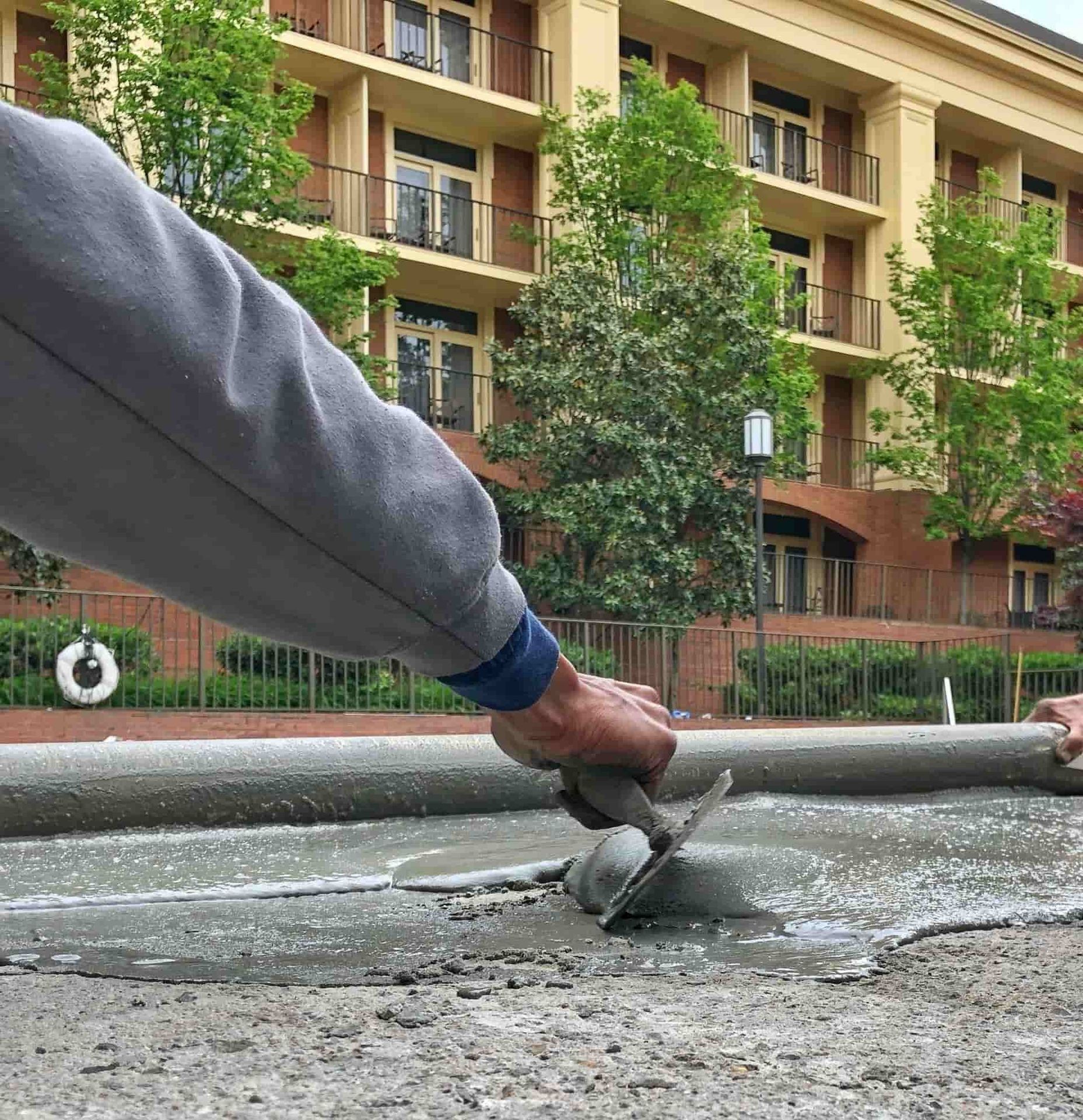 Professional concrete repair in Nashville, TN – Hydeout Concrete expert resurfacing and crack restoration for durable, weather-resistant surfaces.